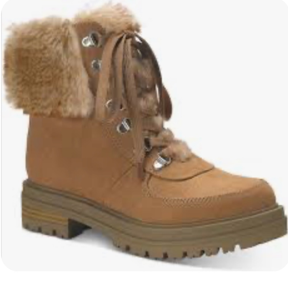 SUN + STONE Woman’s Winter Snow Boots Size 8 New in Box